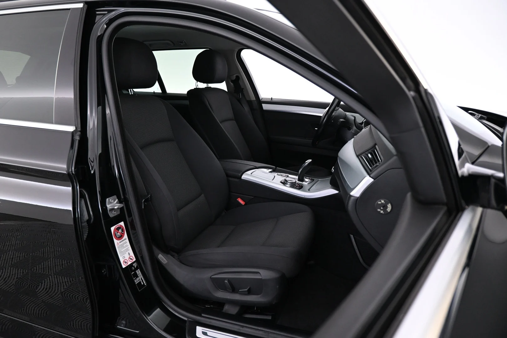 Car Image - 463itYyN8plNwFTE3MrwoF