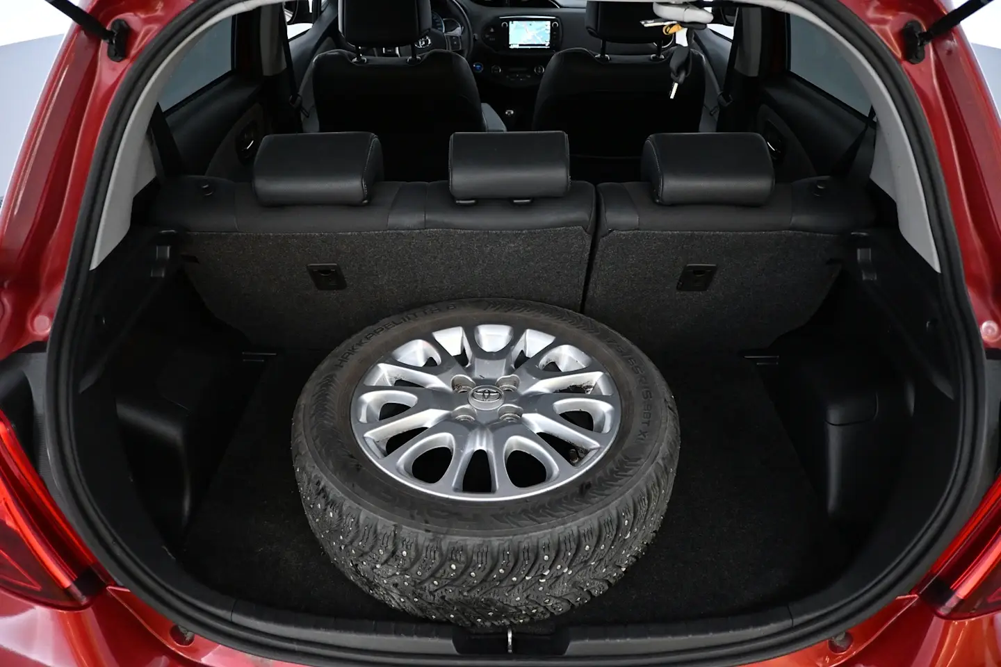 Car Image - 5hSmcreshy2YiwcCDxzW0U
