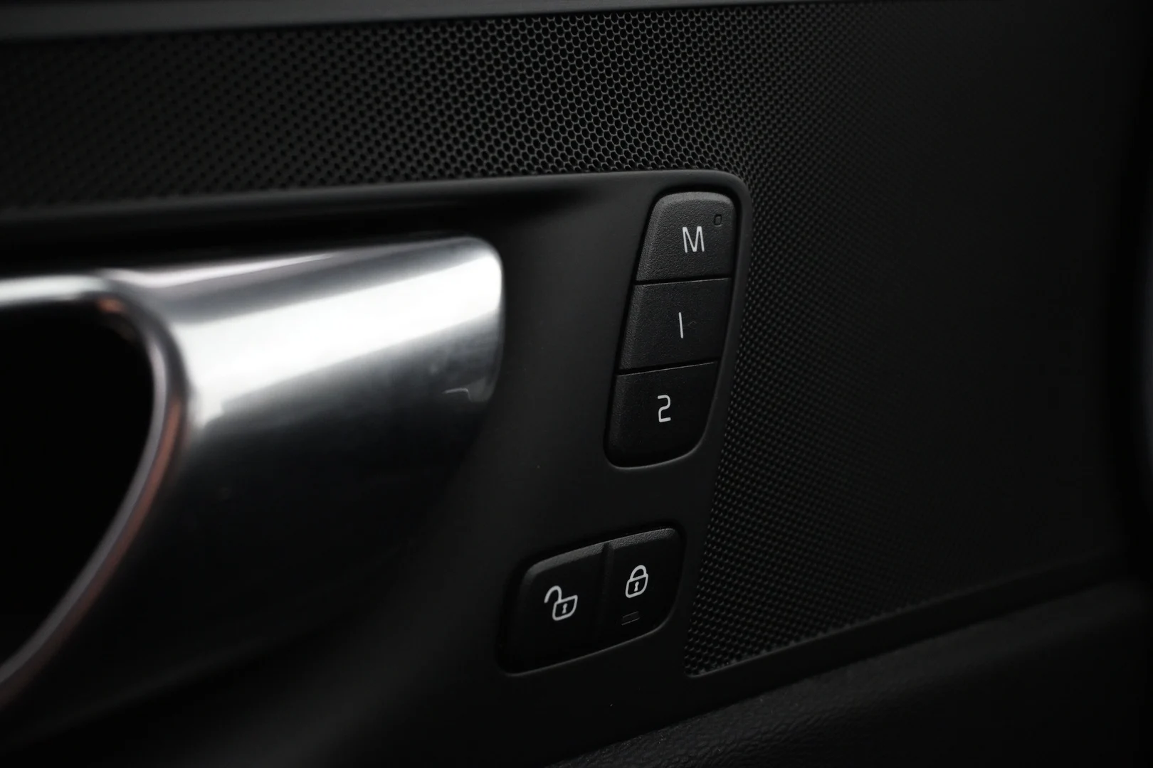 Car Image - 3F3bcpxmFnjolCL2mA46uL