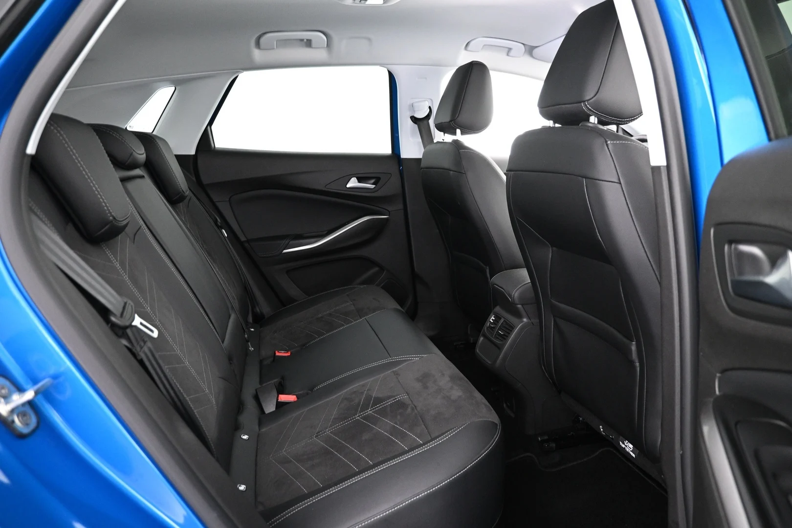 Car Image - 5xDAt1UqKwBe0EISvuj3fL