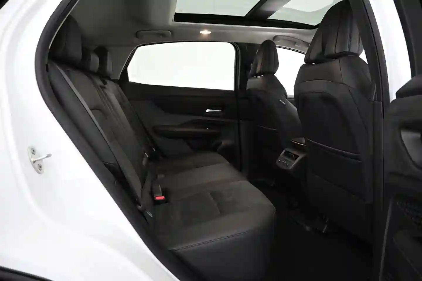Car Image - 6wIdqQOZDTRb2jhdnYiAlt