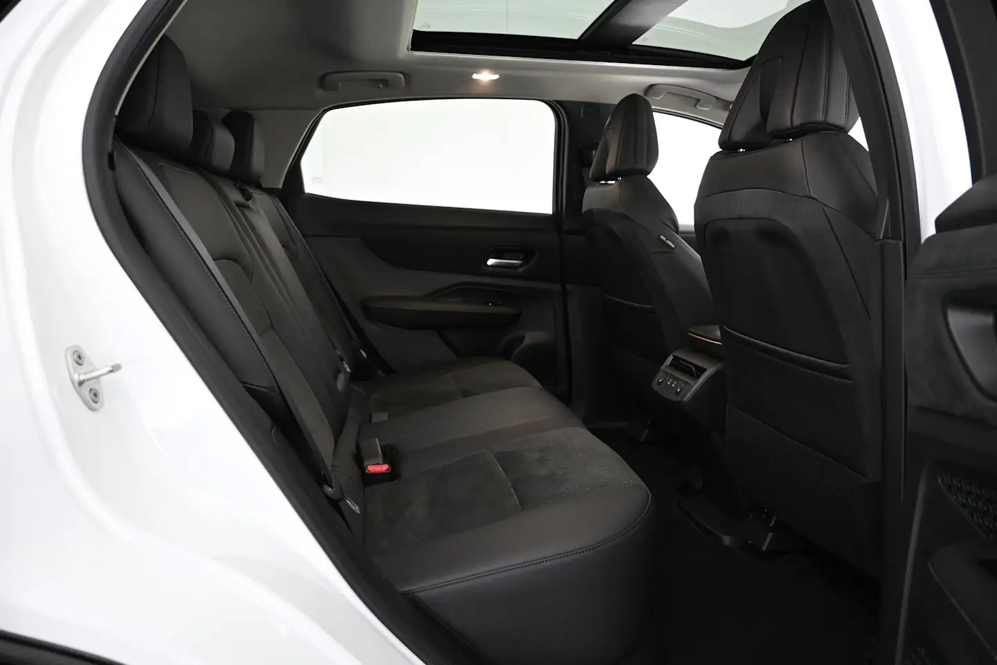 Car Image - 6wIdqQOZDTRb2jhdnYiAlt