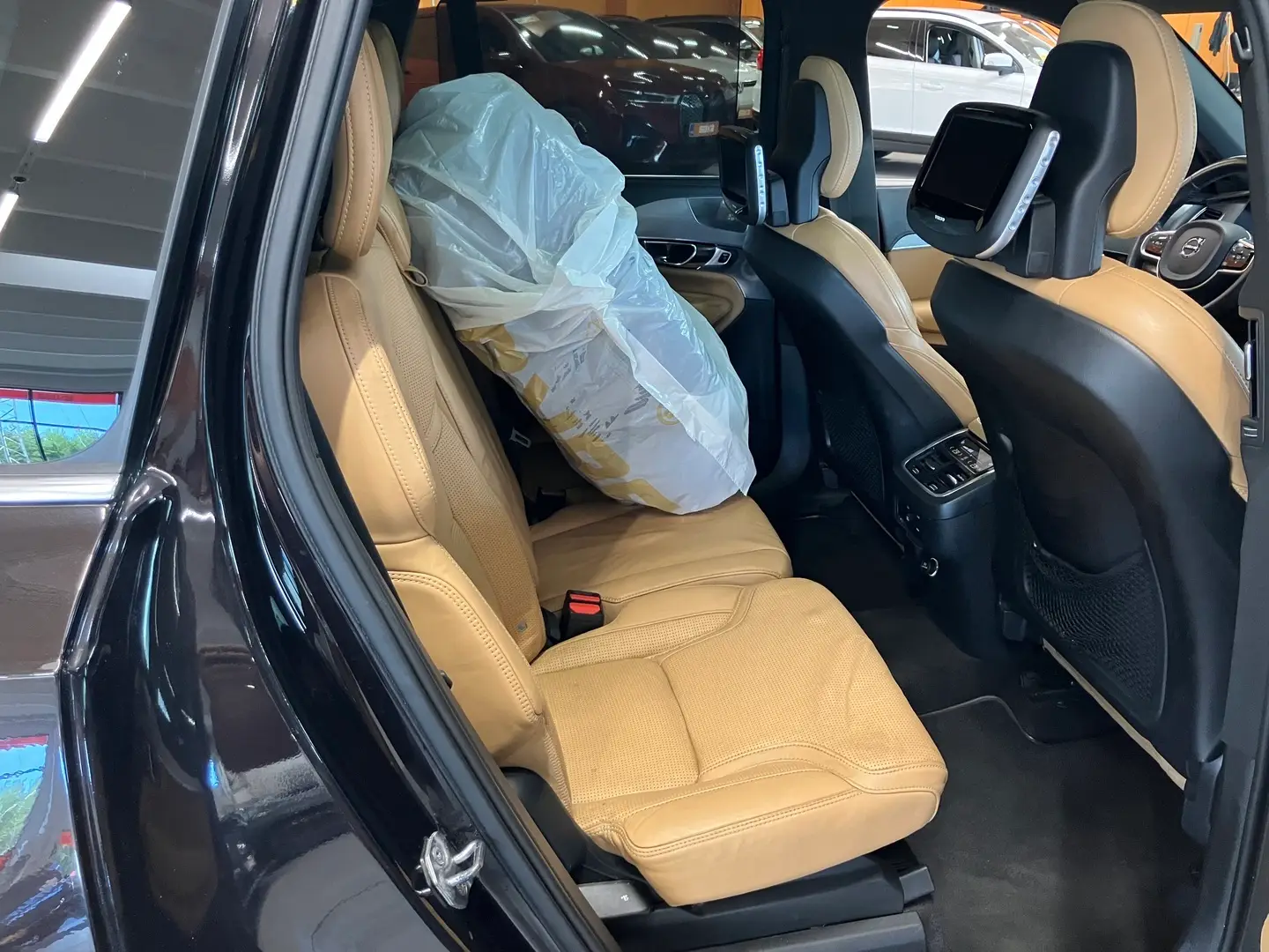 Car Image - 9MsxFOClKND7fC5XCvvp8