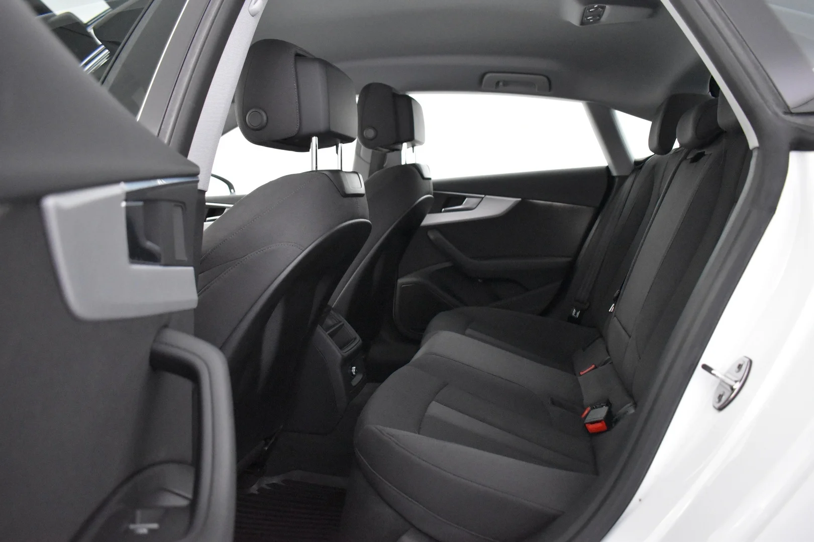 Car Image - 2EBmuhDIEQCV731y54Juuu