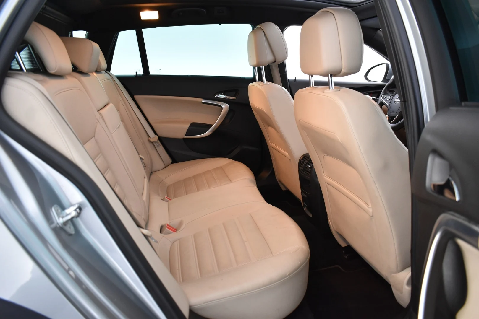 Car Image - 1OeKQNtvVNO9eslCR1L5JV