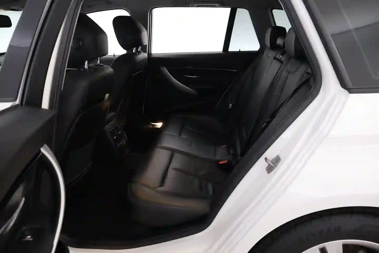 Car Image - 7uDwTd9yiFSF0mu9nd8U1c