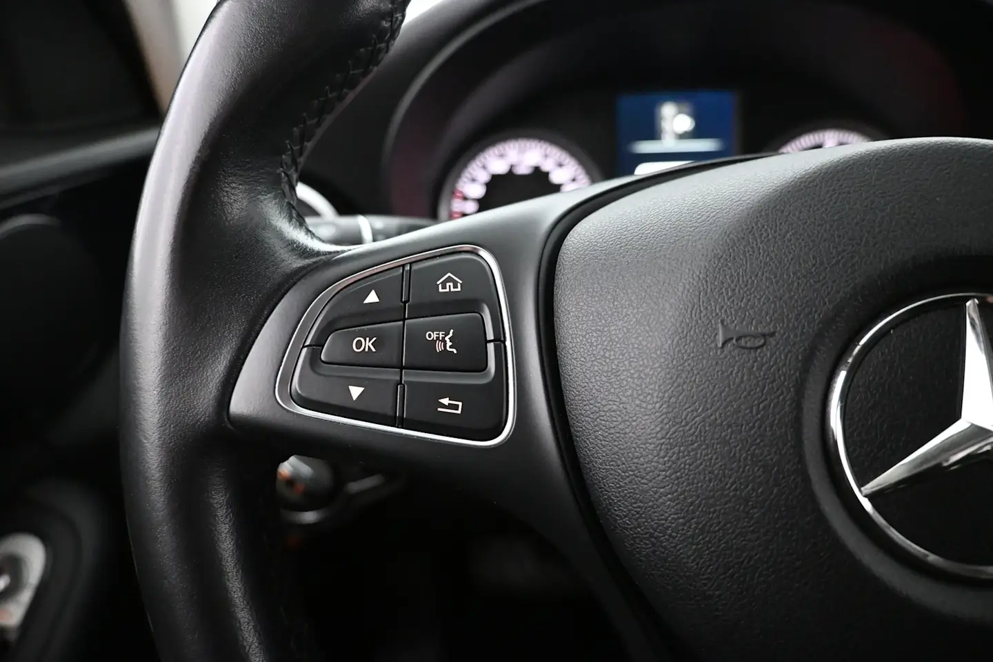 Car Image - 7lRZ0ycyLu7yAIVYkj0iPu
