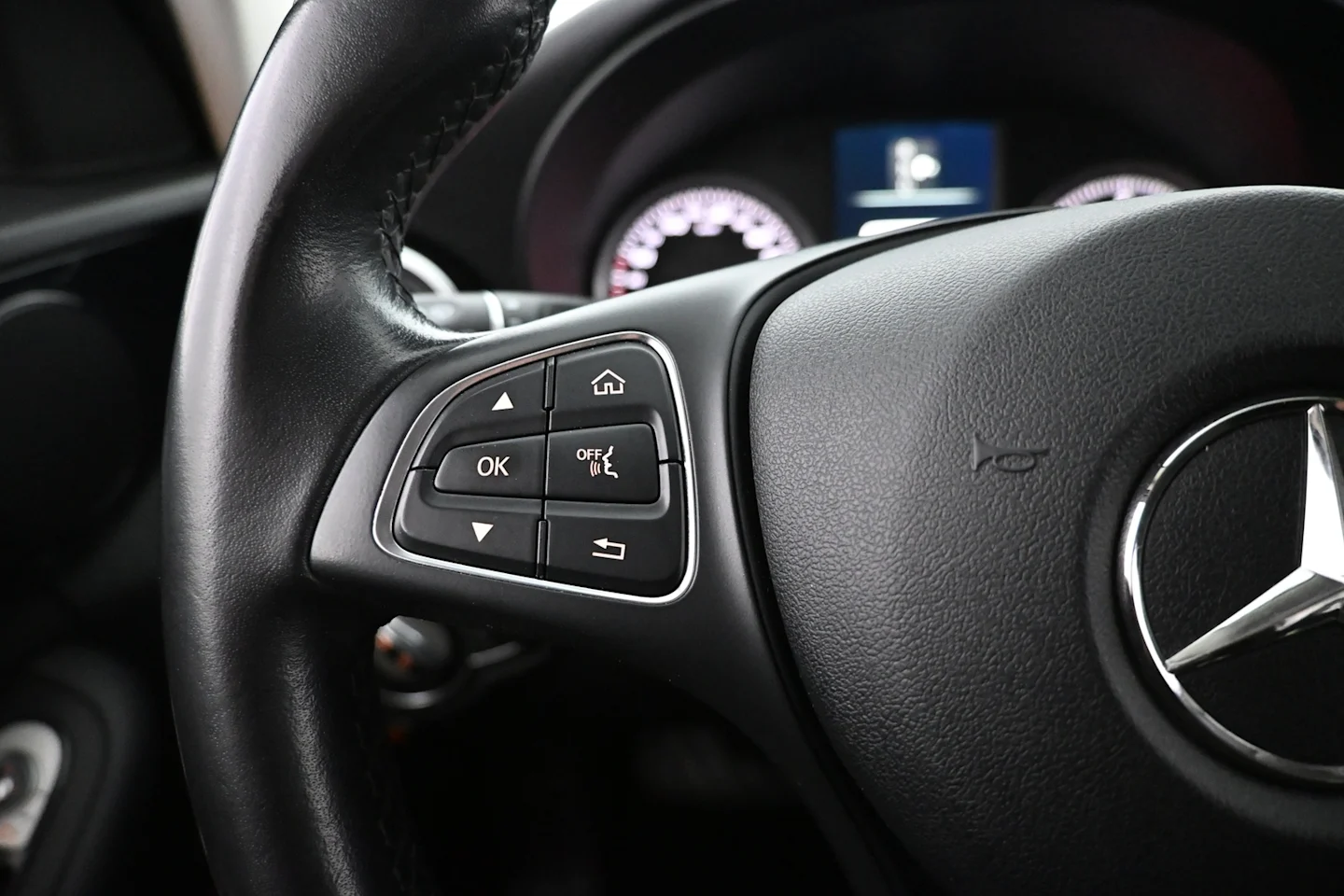 Car Image - 7lRZ0ycyLu7yAIVYkj0iPu