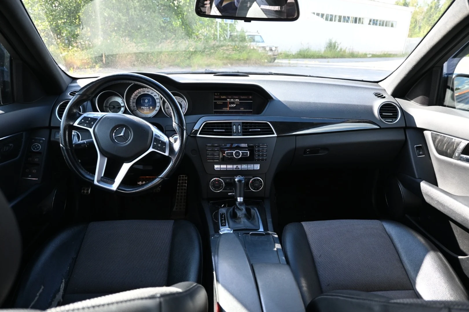 Car Image - td6yiIsXxin4d7qKy0eJW