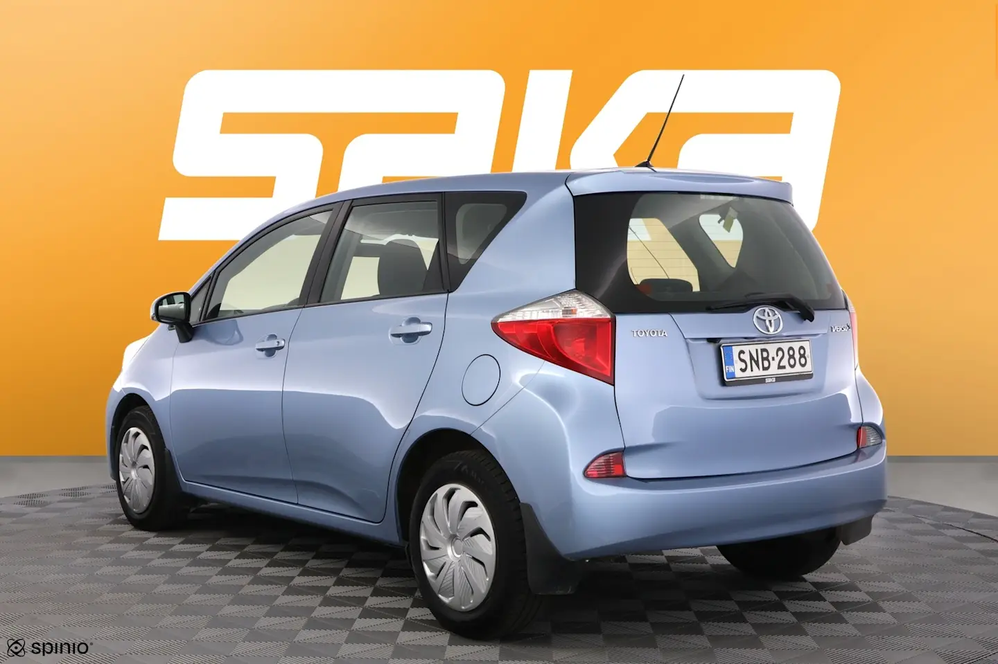 Car Image - 102m9H8HpcrtDeaxpiWeiK