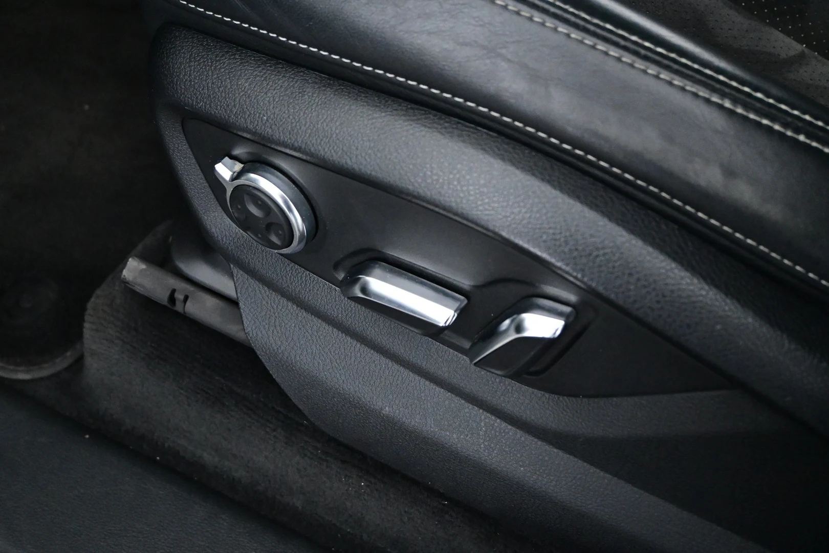 Car Image - 3EciEC2IYI6oMeBxeyt9dI