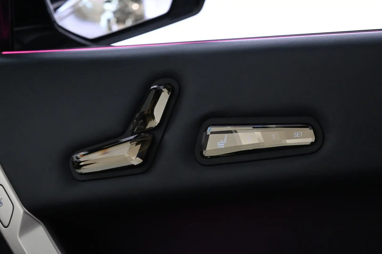 Car Image - 3ddSLBt6JJ3PCX1g9paF2h