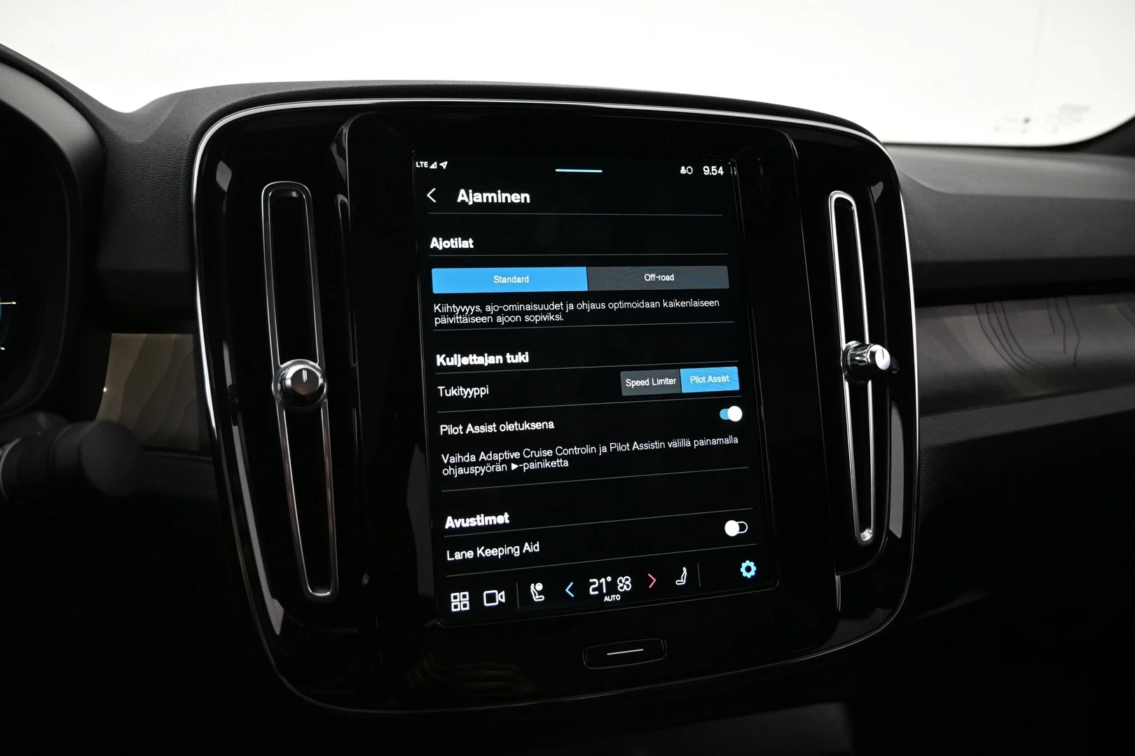 Car Image - 2KMtdDQWQxyVx5PM4By2IC