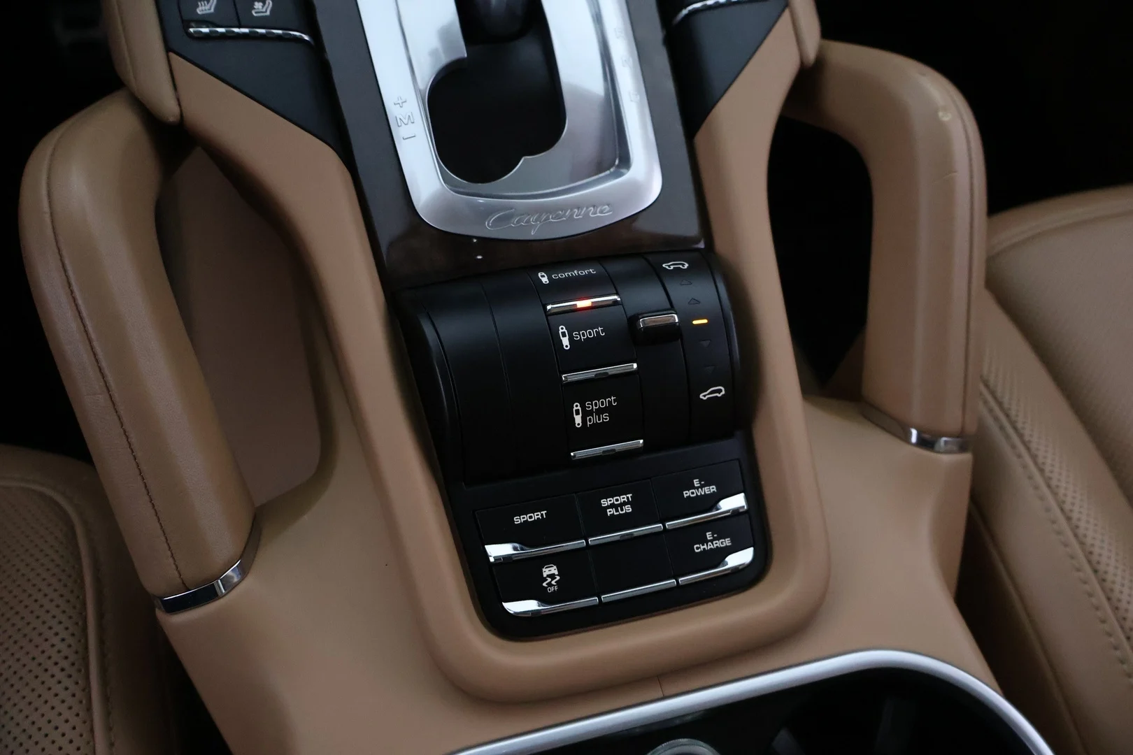 Car Image - 7lLFnzyKG2d8if203TnTPY