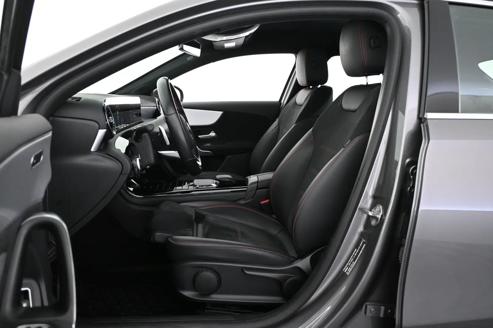 Car Image - 2YMbM2MQFOEgE2jTcjUrj