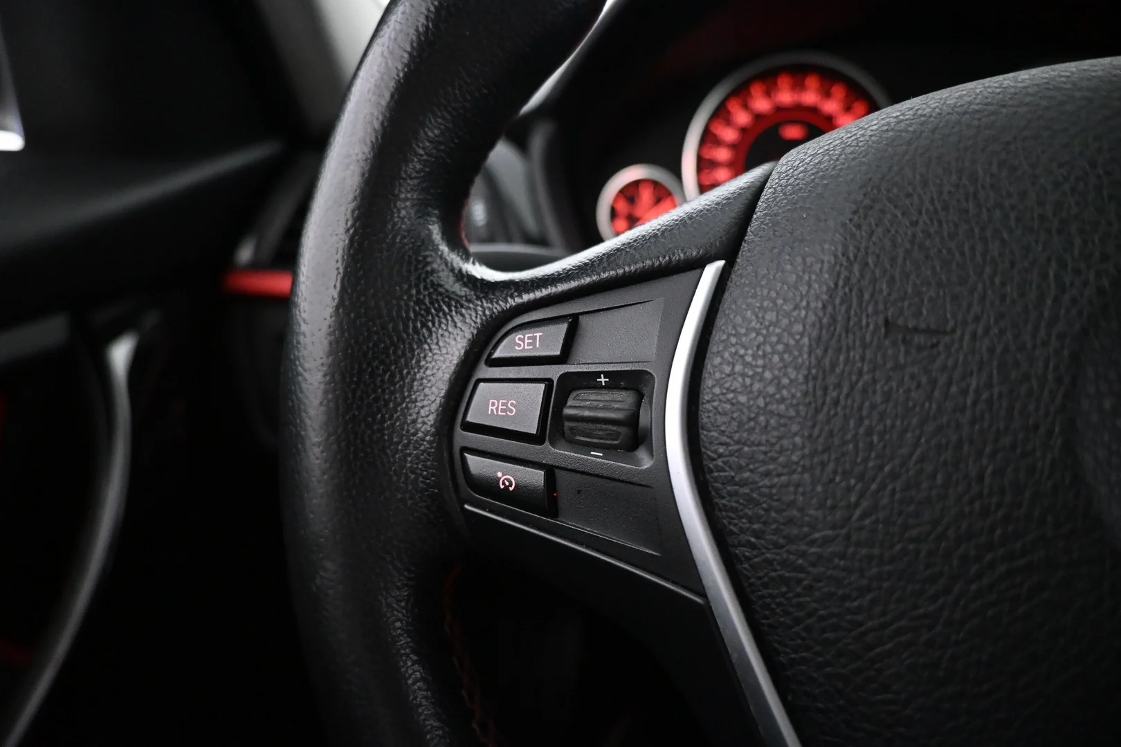 Car Image - 2siPExJHltN94EYx95957B