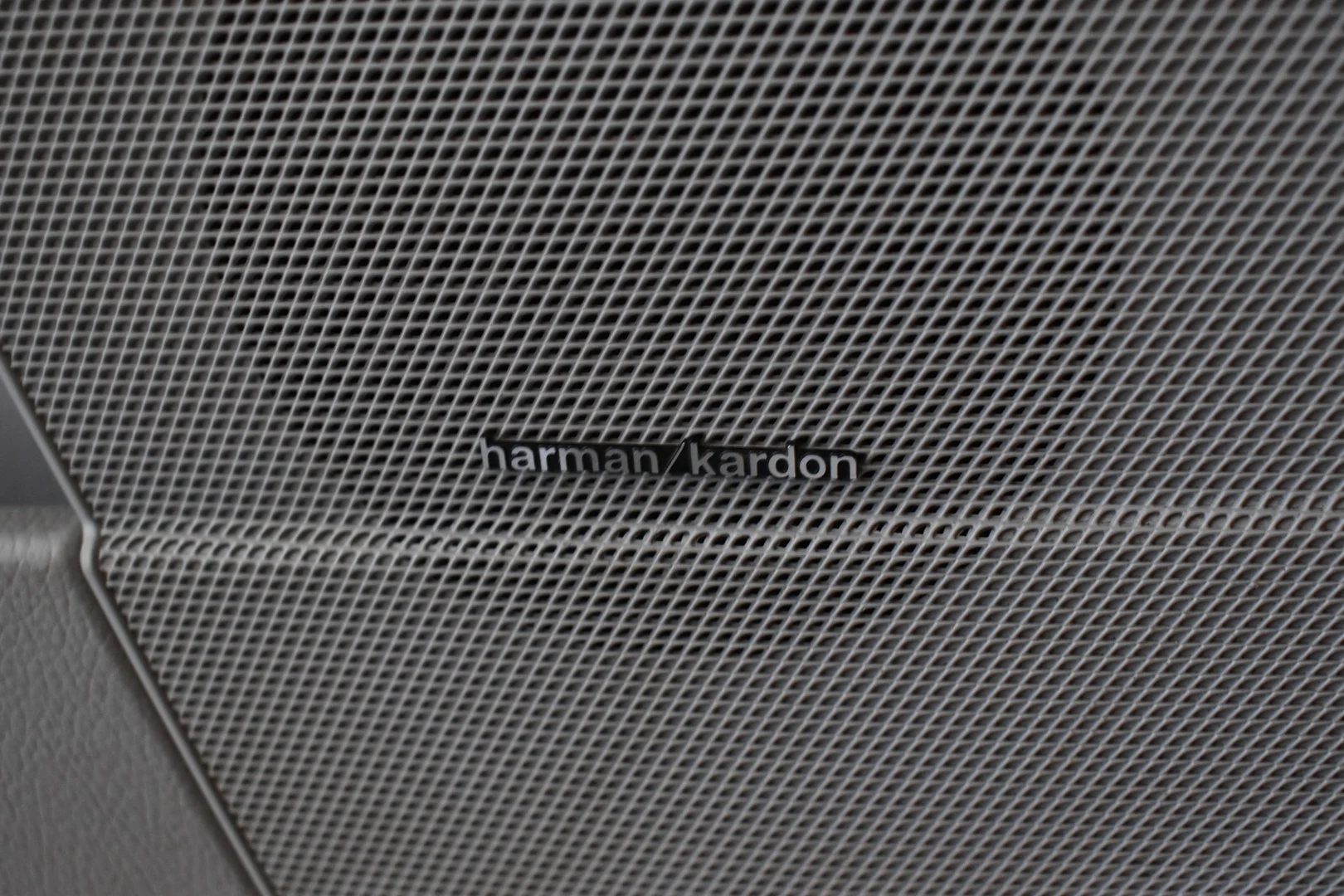 Car Image - 77xM3zPCrzL73sQb3sfyeU