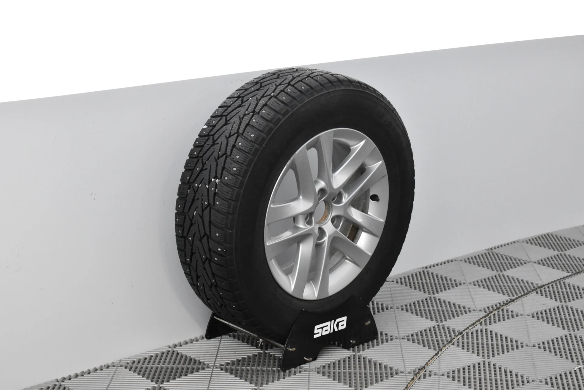 Car Image - 3HErp3dA7ZDw0HaesK3WQQ