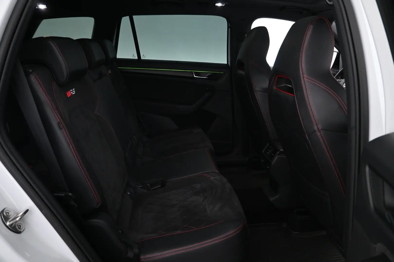 Car Image - 1lgOXsAKYKM1xOmFq3Tg5b