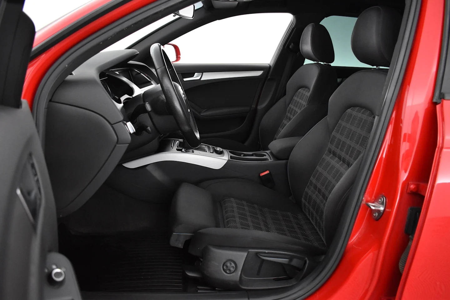Car Image - 2jbcMh9pxuUbXjbrXkRy8N