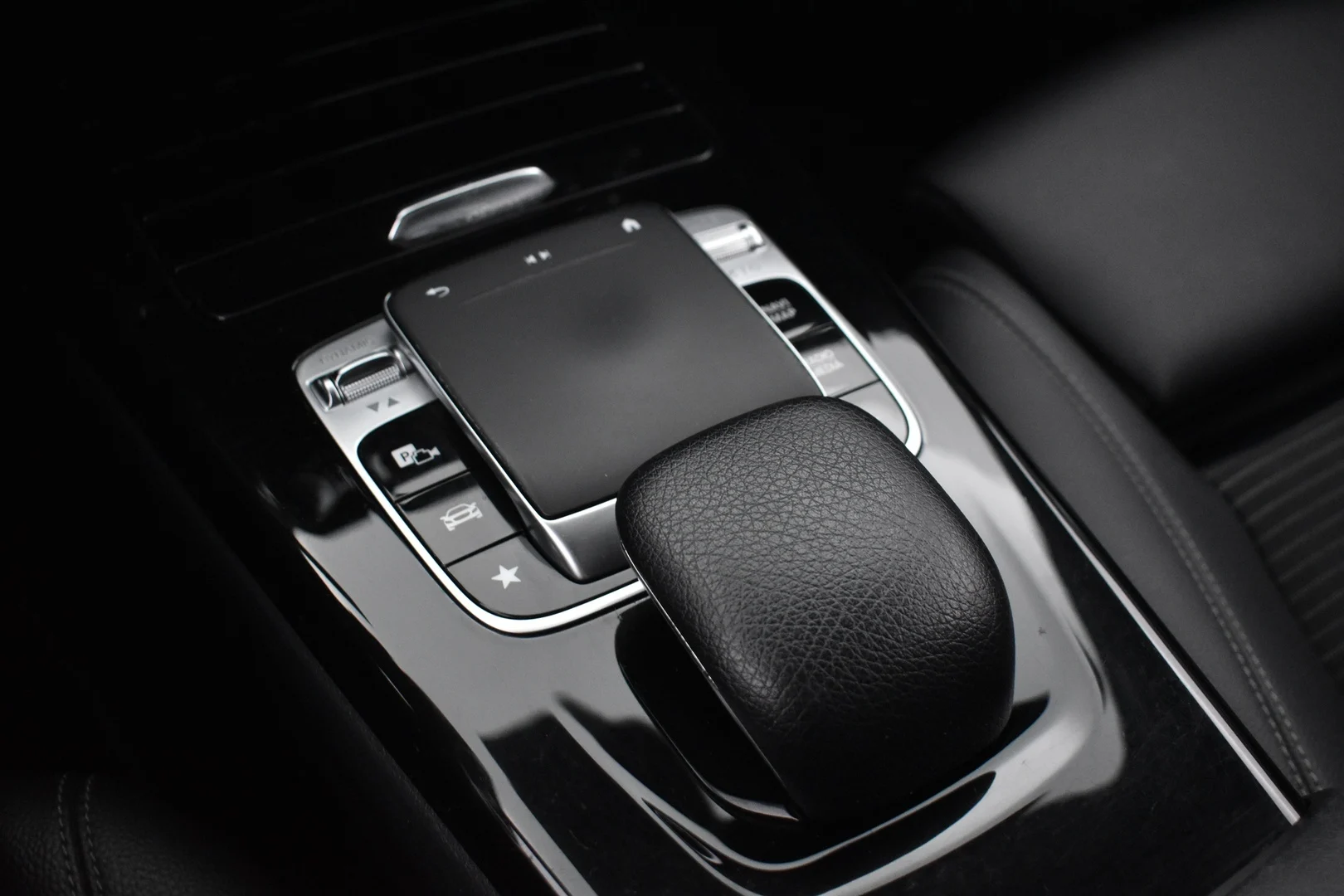 Car Image - 6r4VB2xQKkySJoKZxT8ItZ