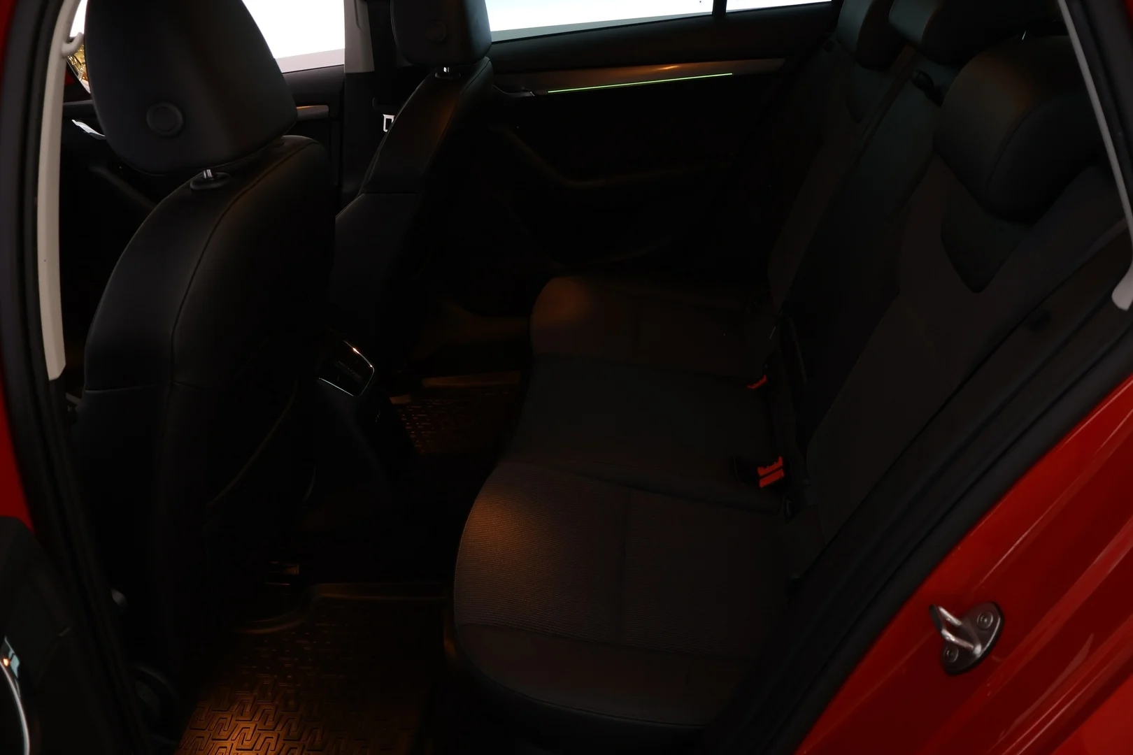 Car Image - 3tC5jKnGxh7WOO91jIADQv