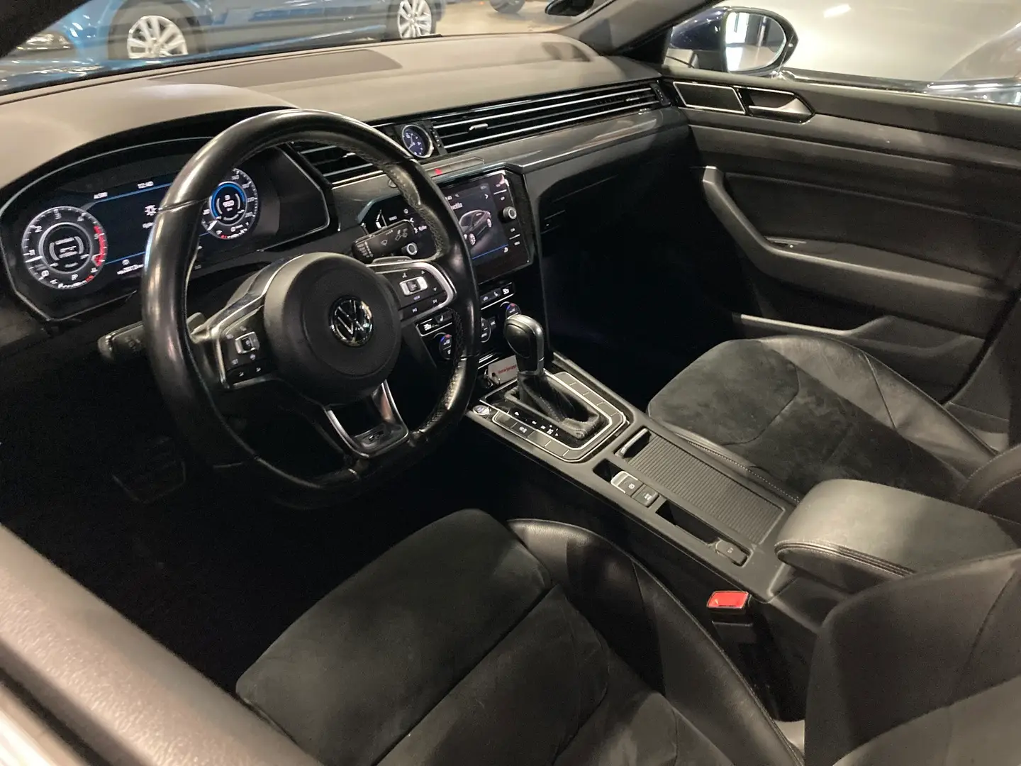 Car Image - Kj1N0wfTAWOCwAZoJelXU