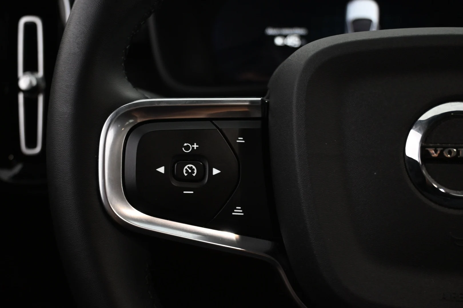 Car Image - 2Fq7pjzBDqK8hvSFD43VZ0