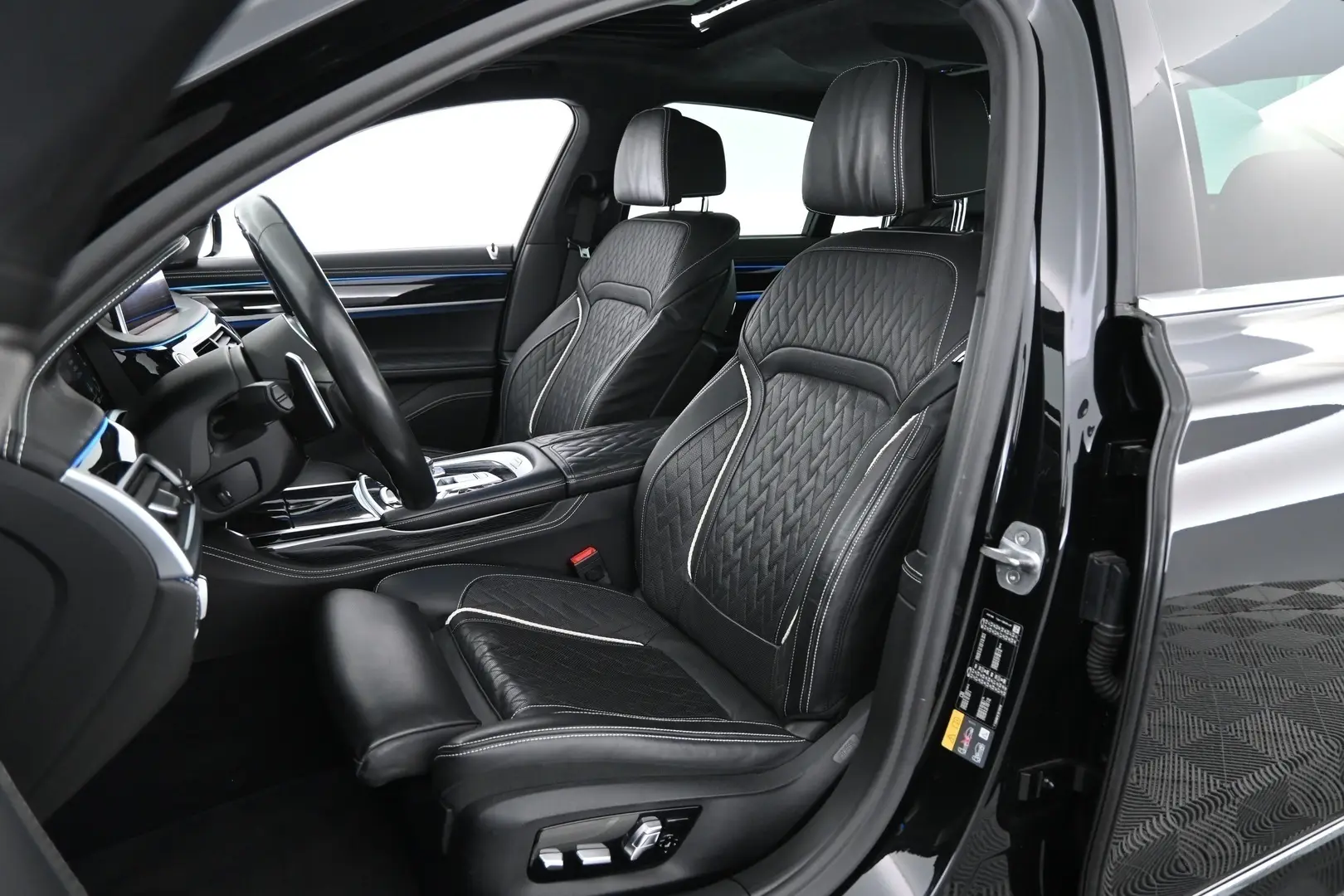 Car Image - 6SmPiGu3f0uVvcStaxfCRD