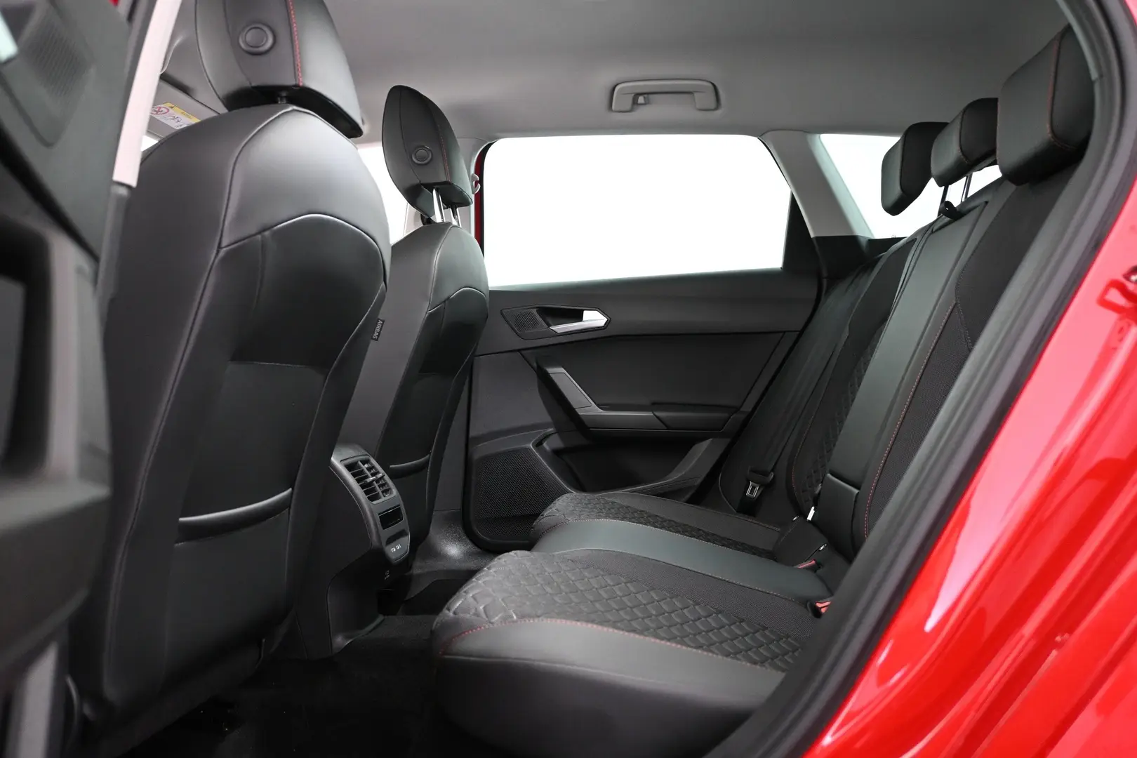Car Image - 14eTA3QbSDVsEcz4YteUdy