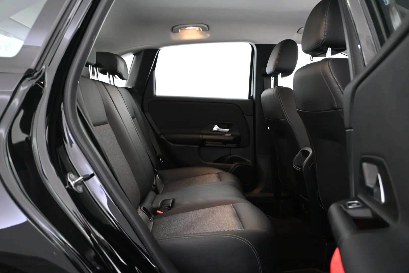 Car Image - KdnRJ8d7UCdiFDKsZ87TQ