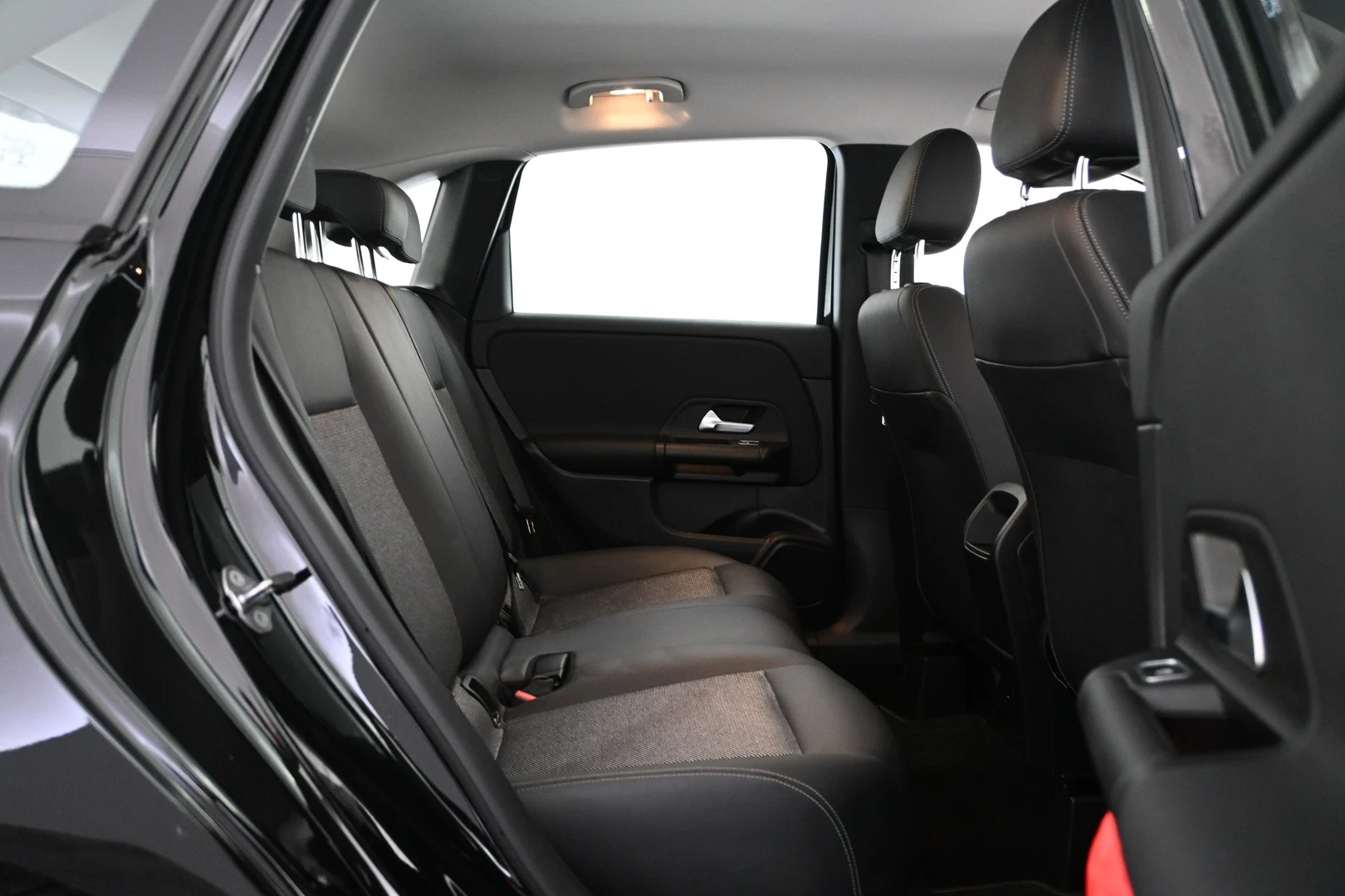 Car Image - KdnRJ8d7UCdiFDKsZ87TQ