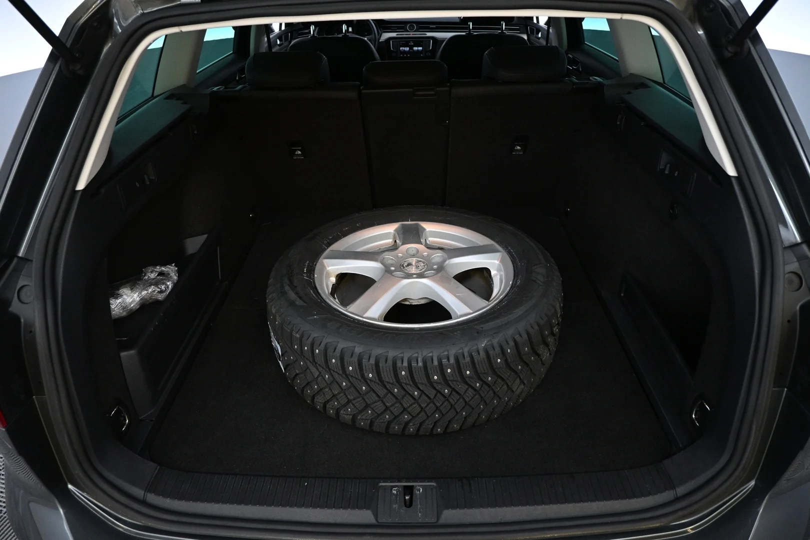 Car Image - 2YKdsQCKp1fusrx6NfcZPU