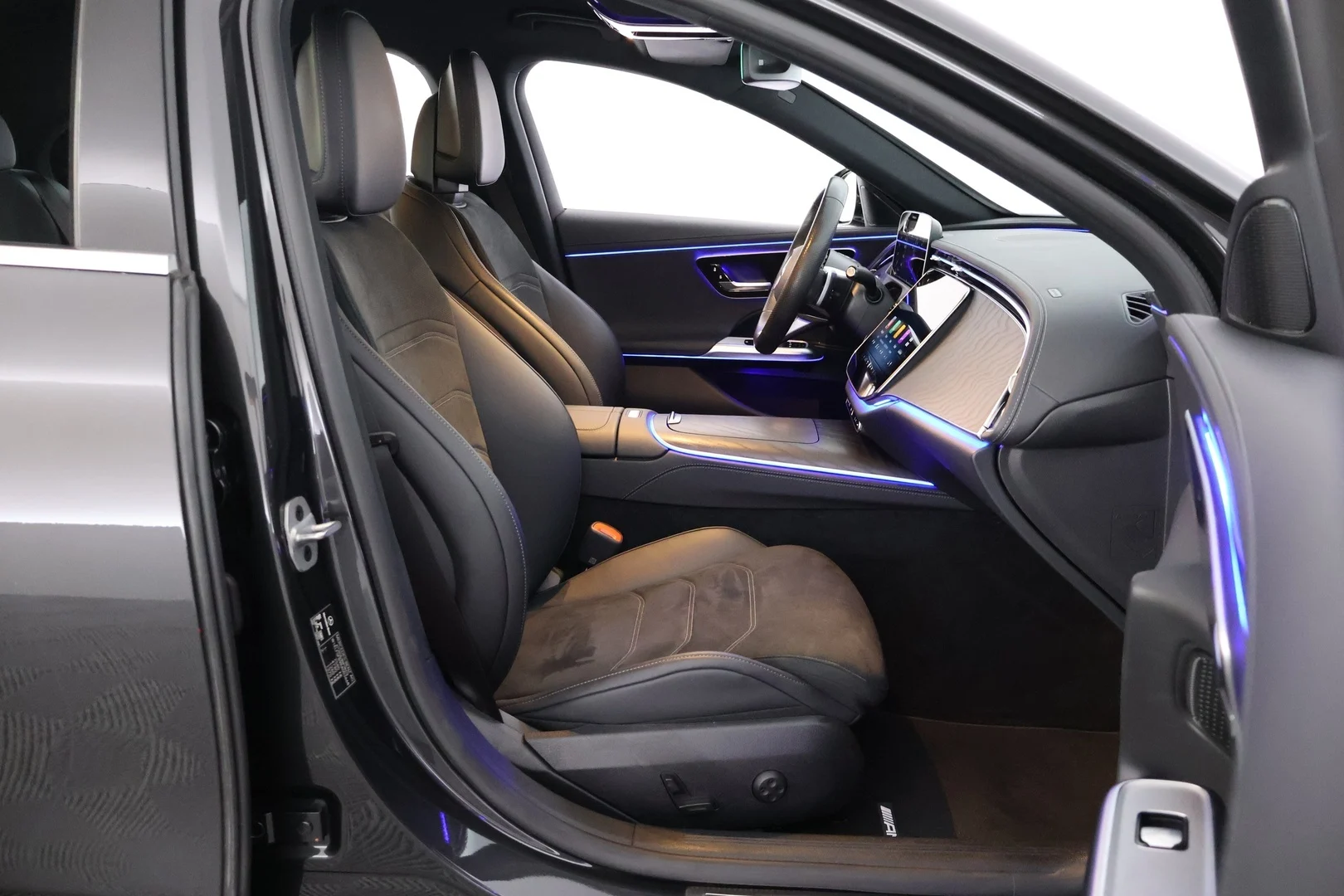 Car Image - 2hoROmFis2c0YYWn1I7S5U