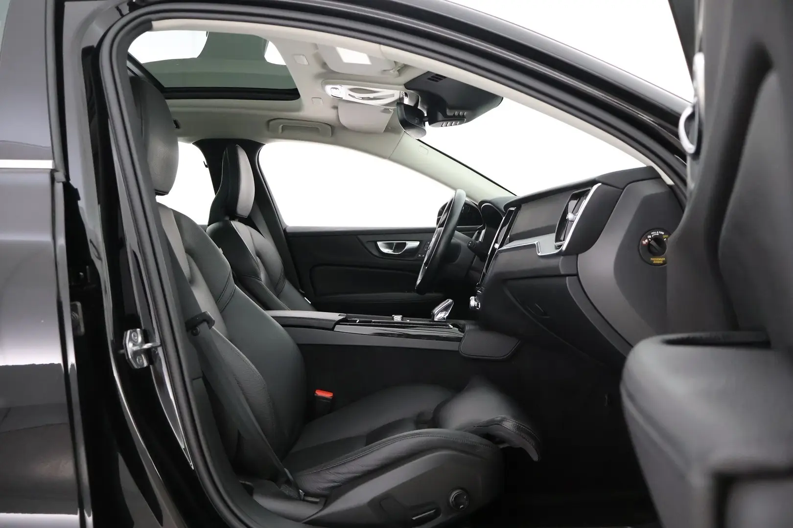 Car Image - 7LA0b1P9LTHyRHp7lqqipq