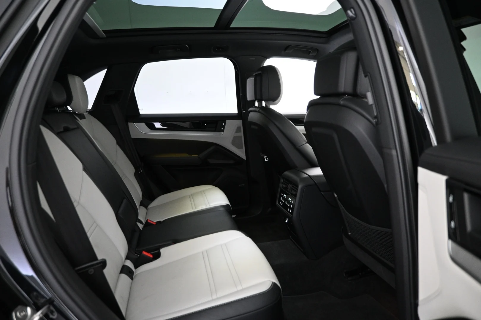 Car Image - 50dT0fKj7YjbN6oJLt2C4y