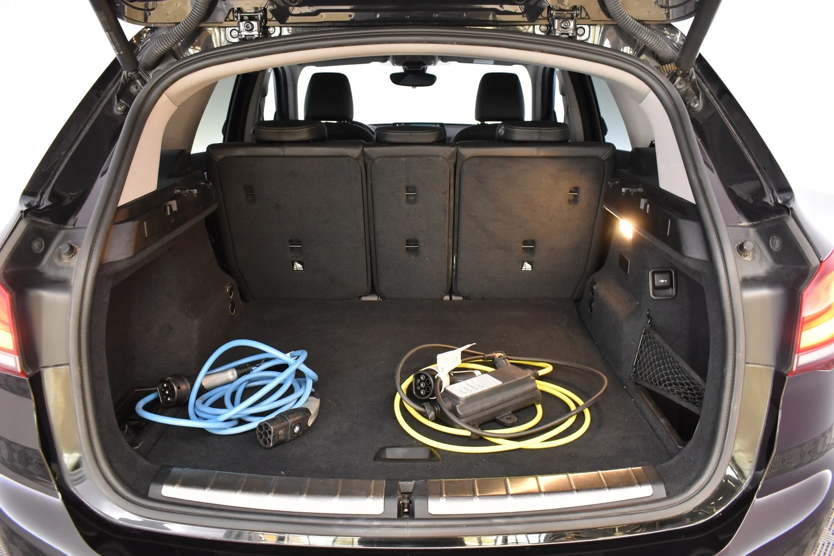 Car Image - 7N3AkKCTLiyujK6WFD5wiQ