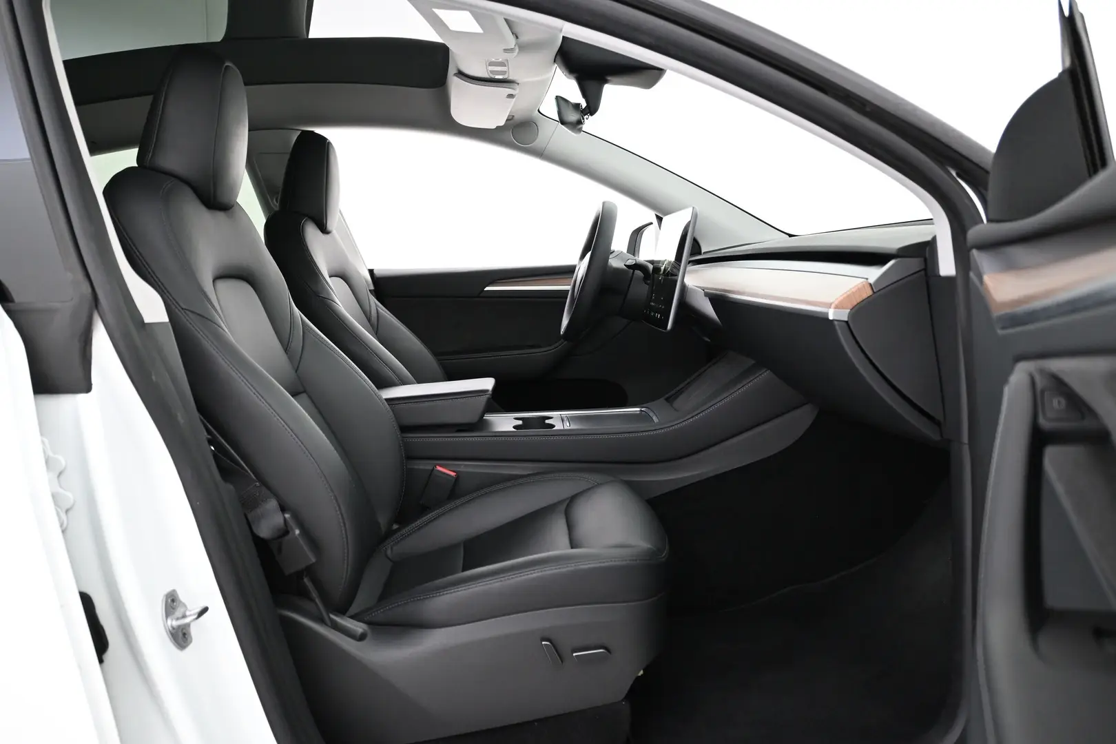 Car Image - 4U1u83Si8IaLEJppFEa7ZZ