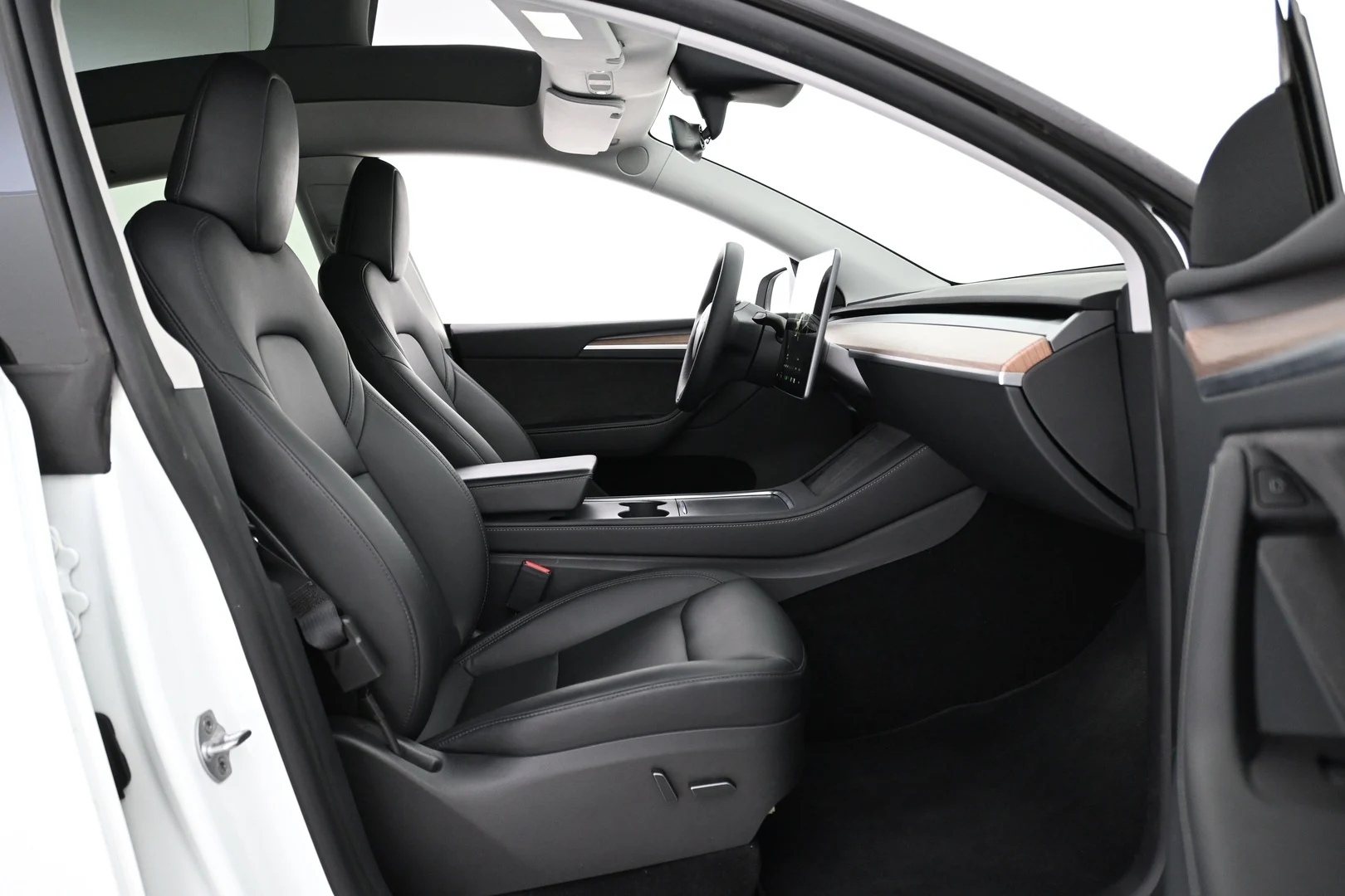 Car Image - 4U1u83Si8IaLEJppFEa7ZZ