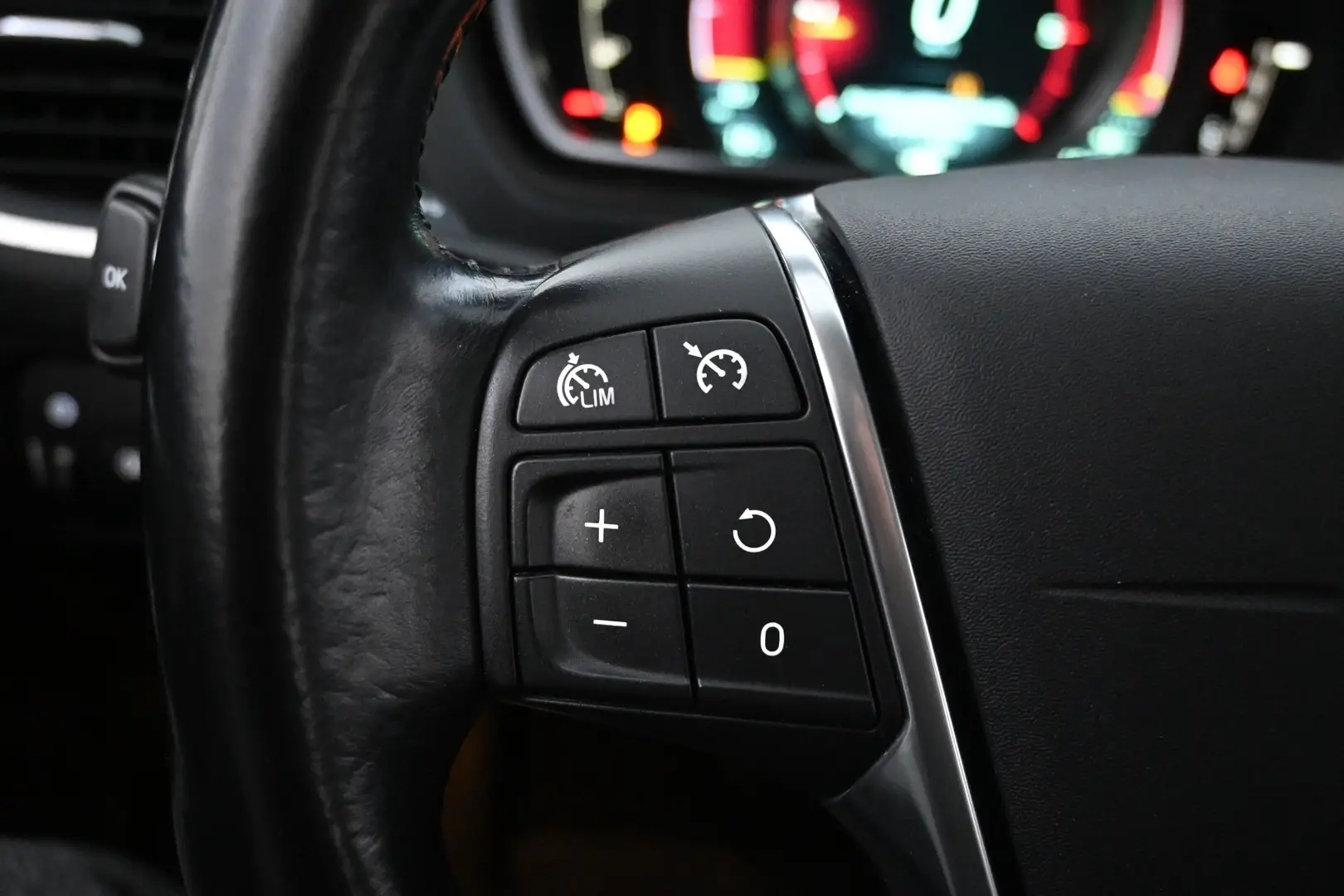 Car Image - 4UUtbR0MF4TY3QgRmK6hjS