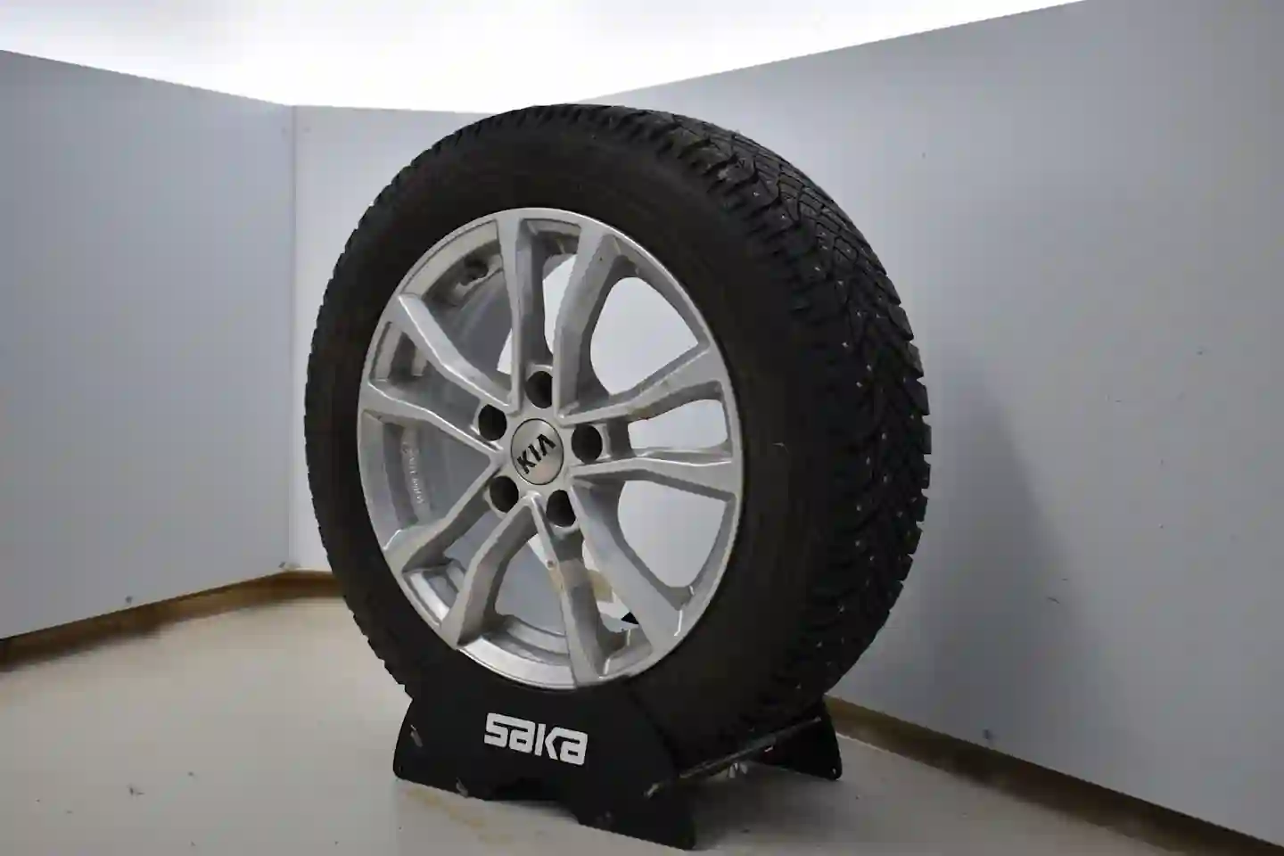 Car Image - 2v2oRc6nPDCYRqmmhJUWo8