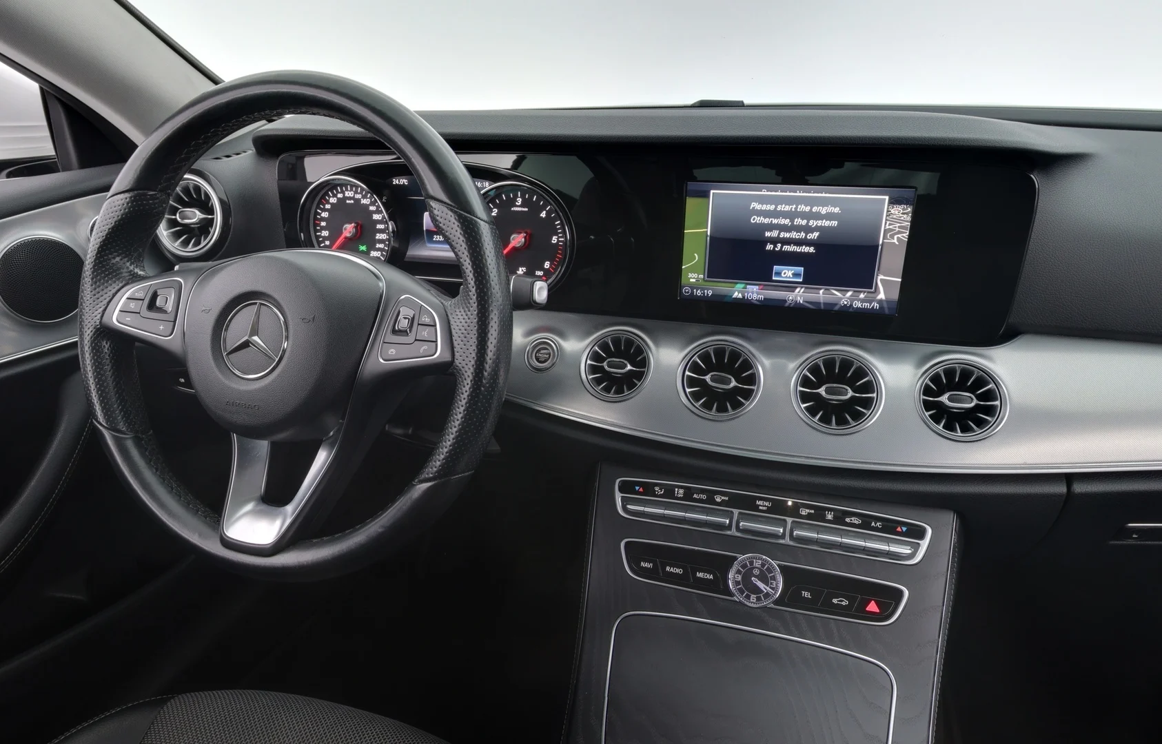 Car Image - 2Cmg8no2U93dJvf6Gm6kNe