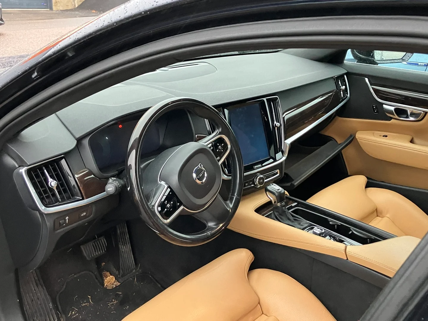 Car Image - 4NSG4JoyU1sFXoNTBKfcPe