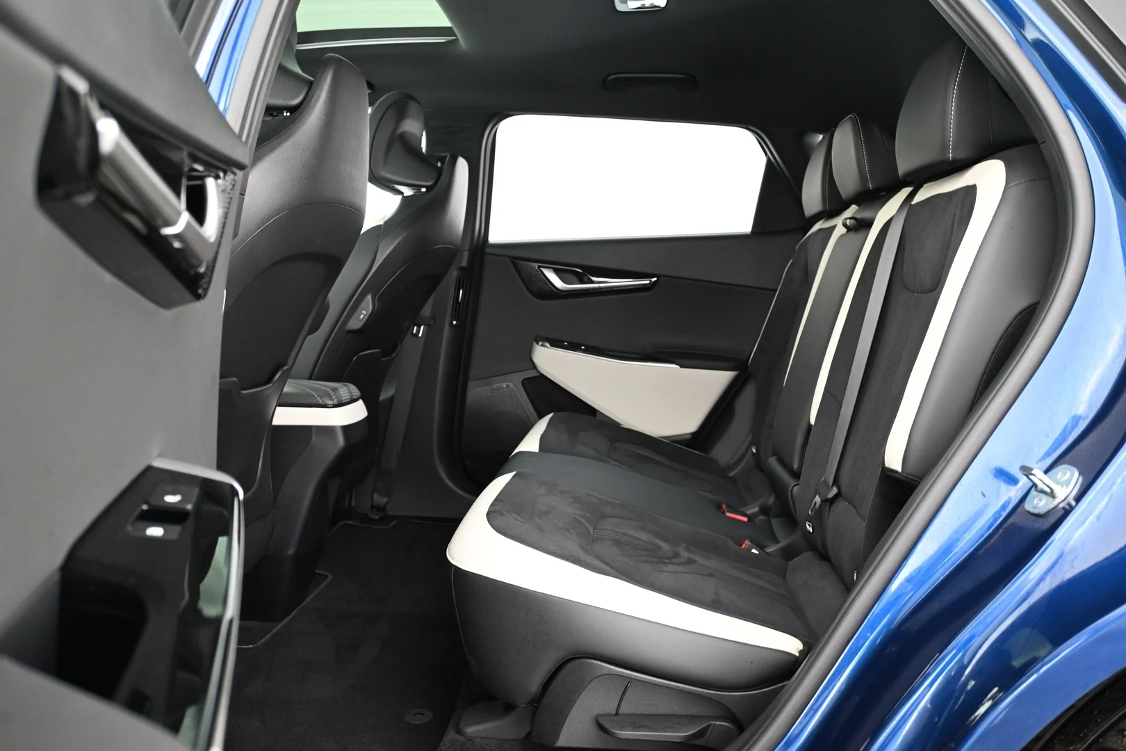 Car Image - 6mRfzHU6M9lTI6ry79XOQu