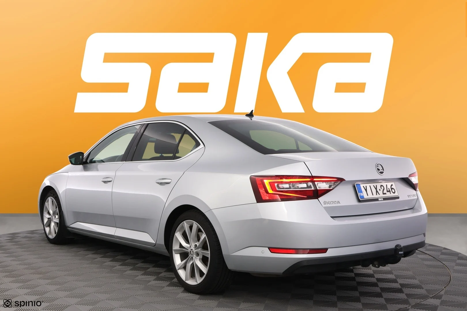 Car Image - gL70p8O1LgRdxLnnQ3AeD