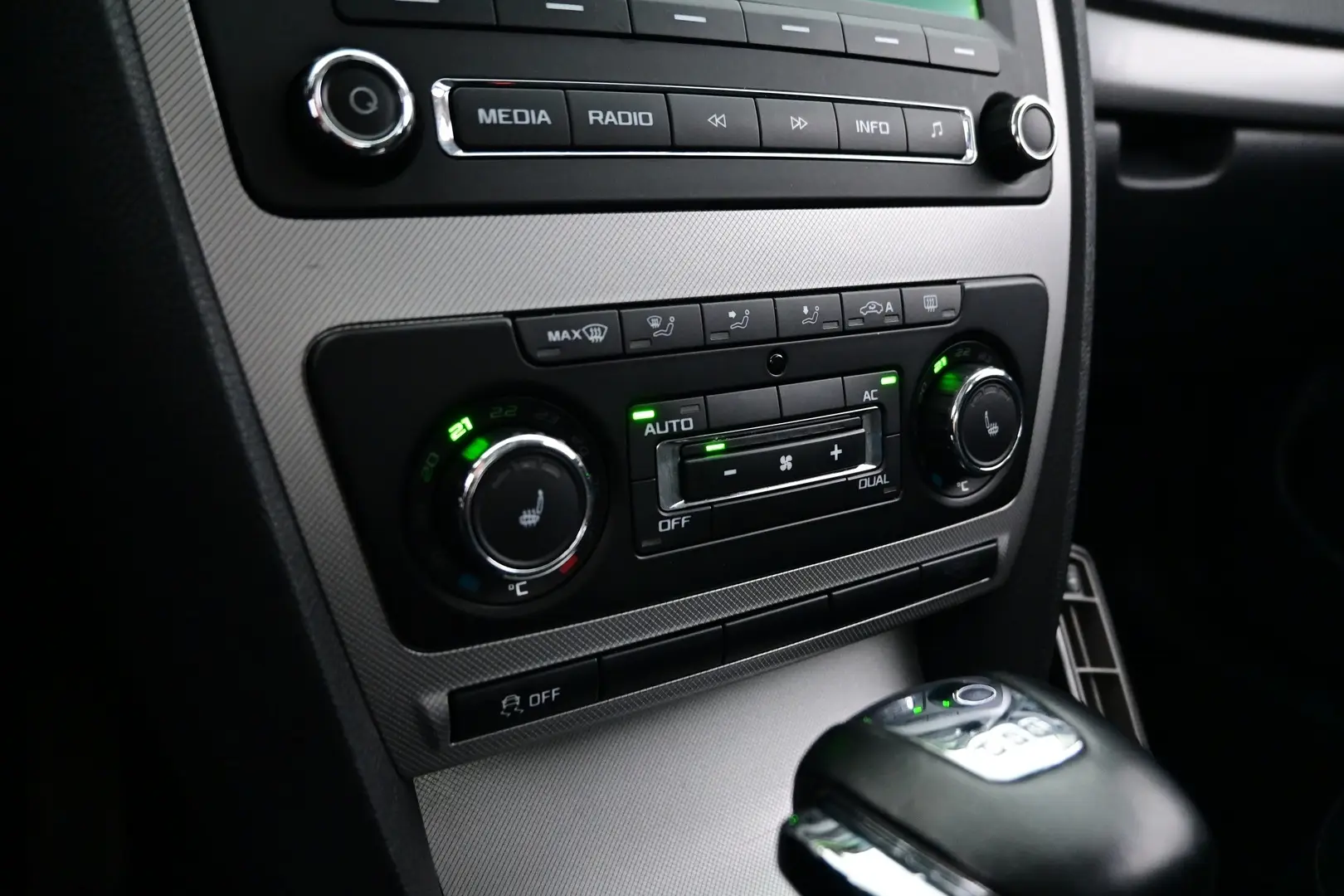 Car Image - 2HIiP0PICYJpc8GDyykLOT