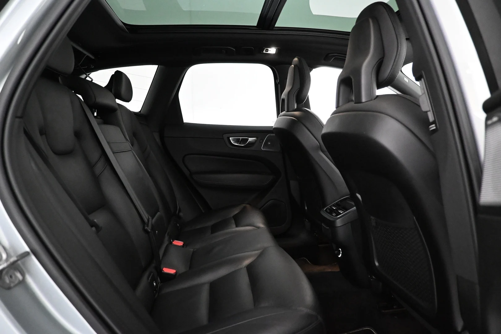 Car Image - 6lxeSNr128FrivmHAAyV0a