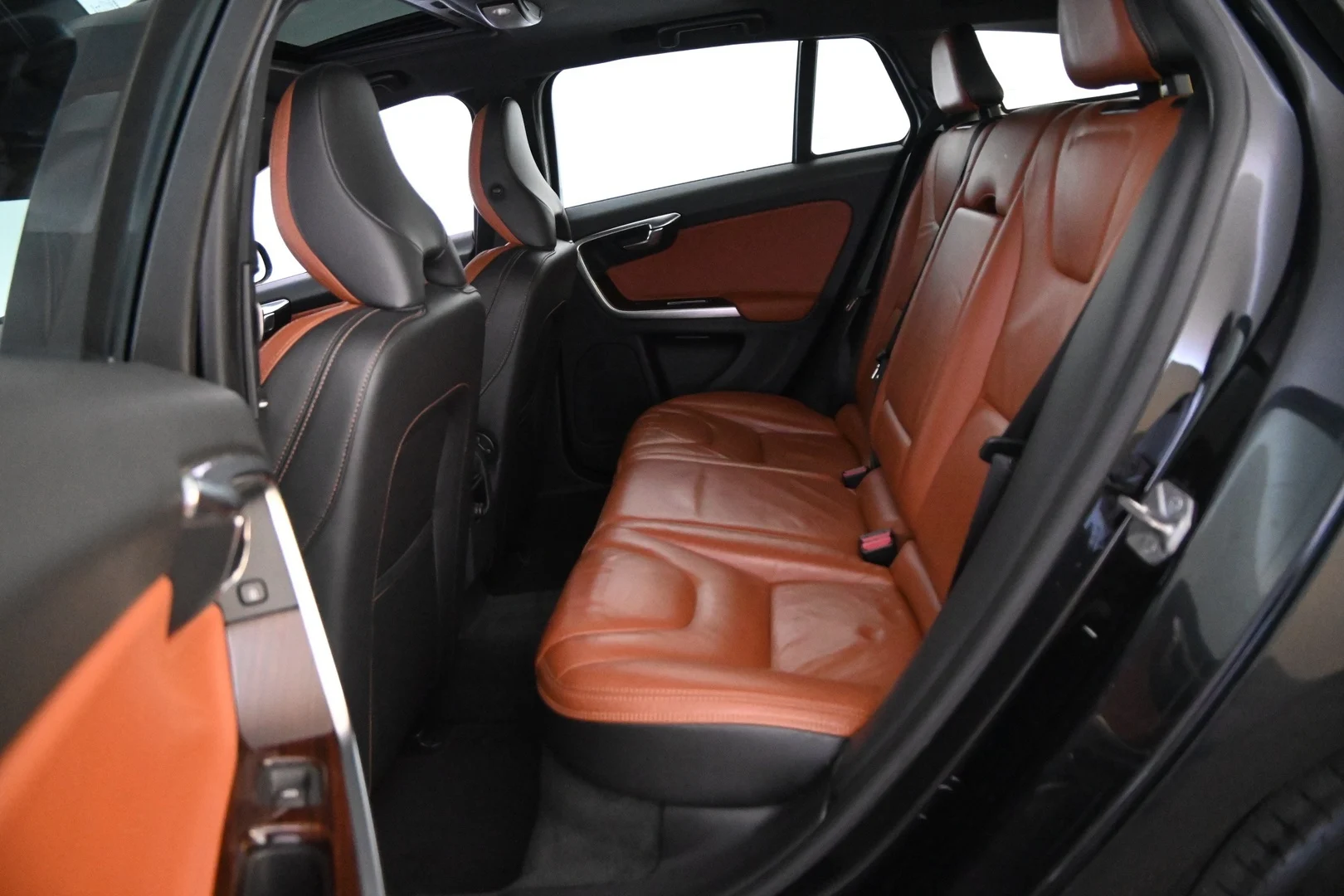 Car Image - 7uHthGtySFWjzgeGJTLOfK