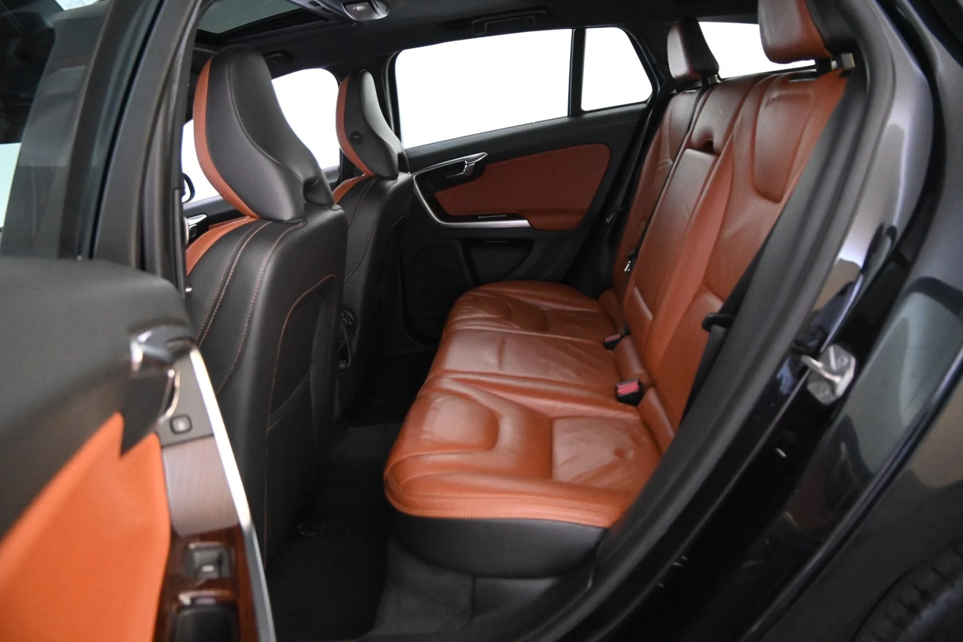Car Image - 7uHthGtySFWjzgeGJTLOfK