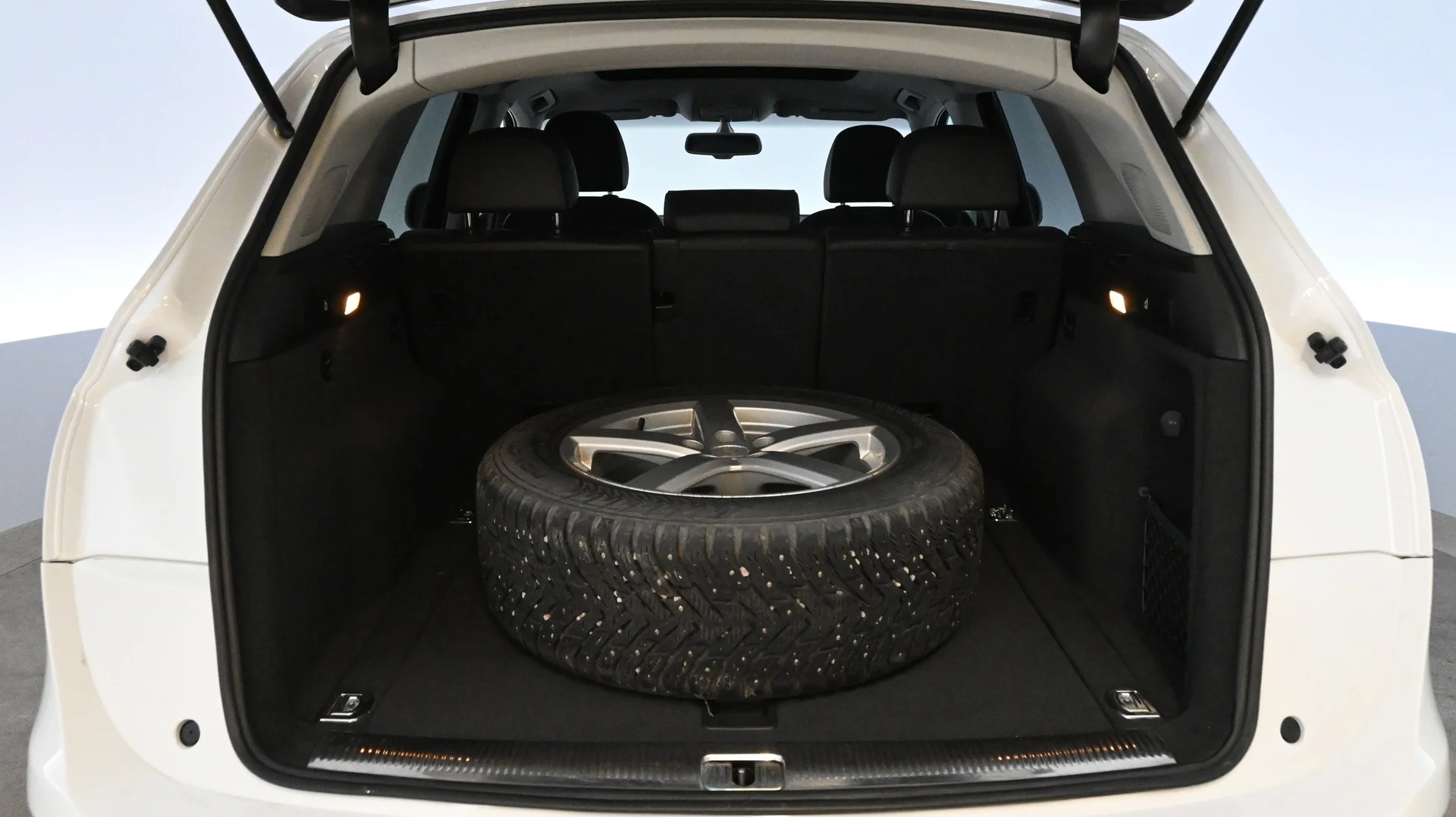 Car Image - 5ZGPAz47FEI0Ds6xKWCJMB